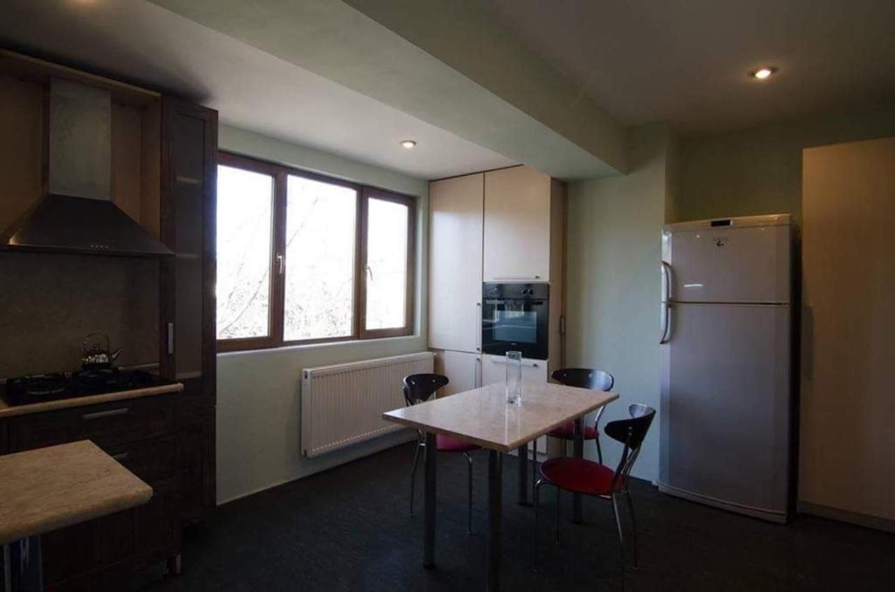 Georges Apartment Tbilisi Exteriör bild